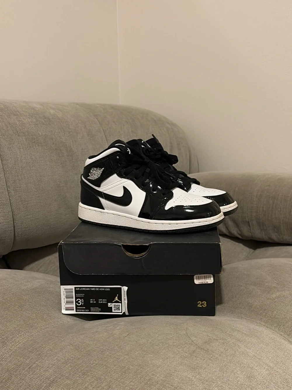 AIR JORDAN 1 MID SE ASW (GS) 3.5Y
